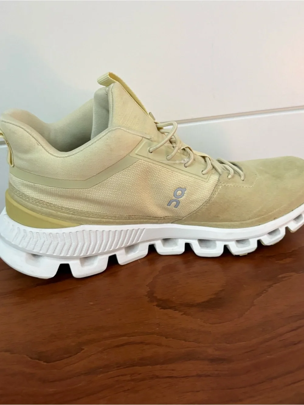ON Womens Cloud Hi Running Sneakers Shoes Endive Green Sz 7.5 Athletic Lifestyle